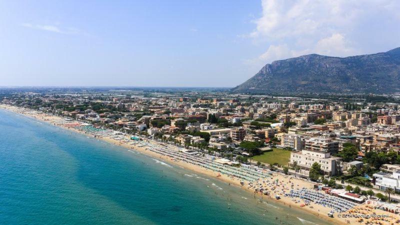 Regina Sul Mare Villa Terracina Eksteriør billede